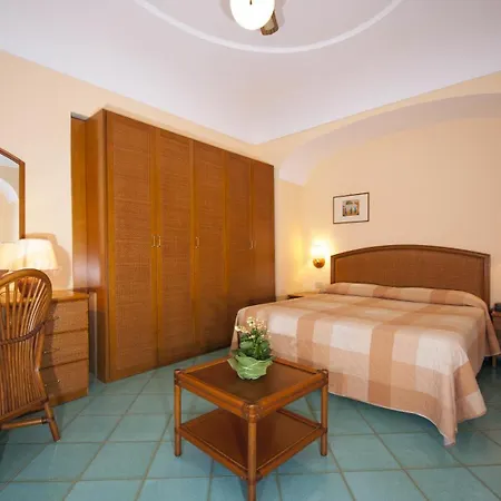 安巴夏托里酒店