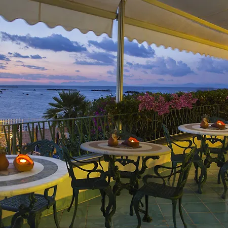 安巴夏托里酒店