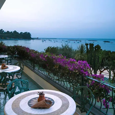 Отель Ambasciatori 4*