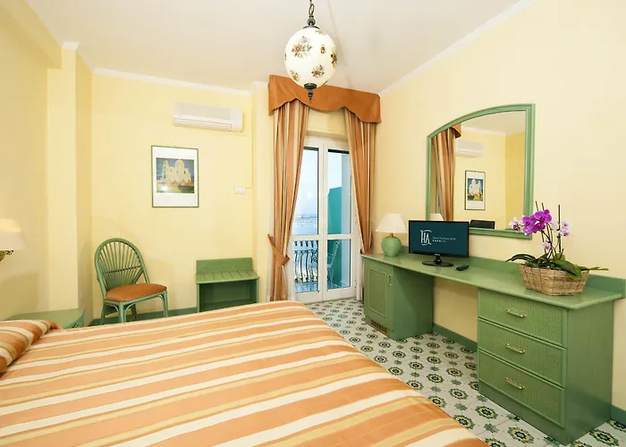 Ambasciatori 4* Isquia