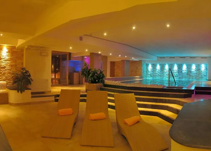 Ambasciatori 4* ايسكيا
